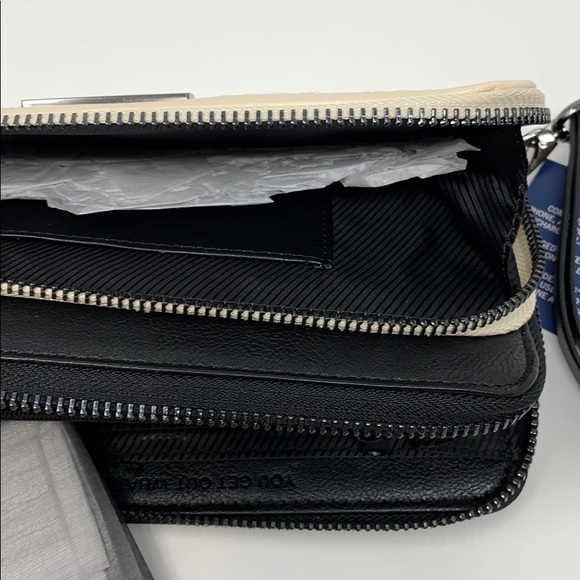 Kenneth Cole Tech Wallet W Charger and RFID NWT - Picture 8 of 8